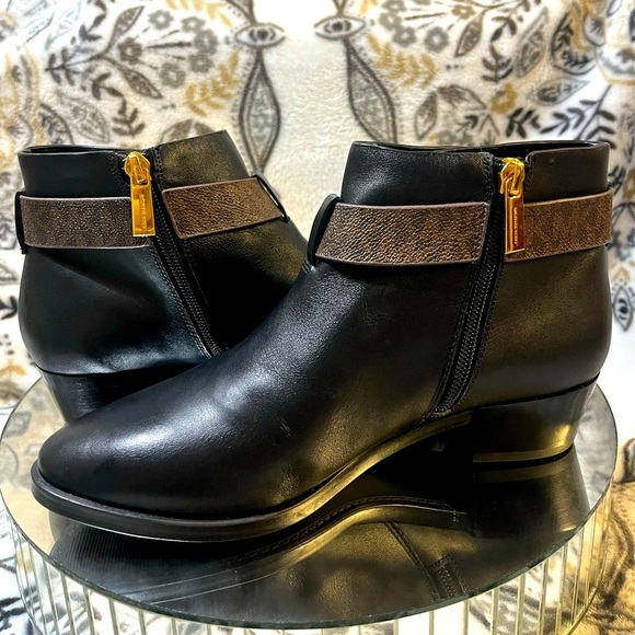 New Michael Kors Harland Chelsea Bootie Black 6.5M Leather MK Ankle Logo SideZip - Picture 6 of 16